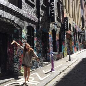 Meet your Posher, Crystal